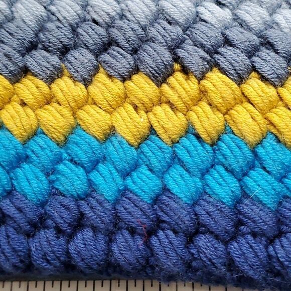 Two cosmetic bags. One‎ in vintage and homemade. The other is pink and la… - Picture 2 of 10